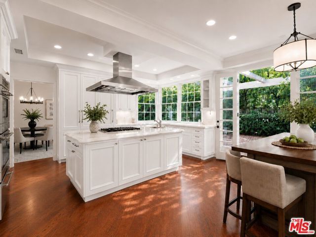 12386 Ridge Circle, Los Angeles, CA 90049
