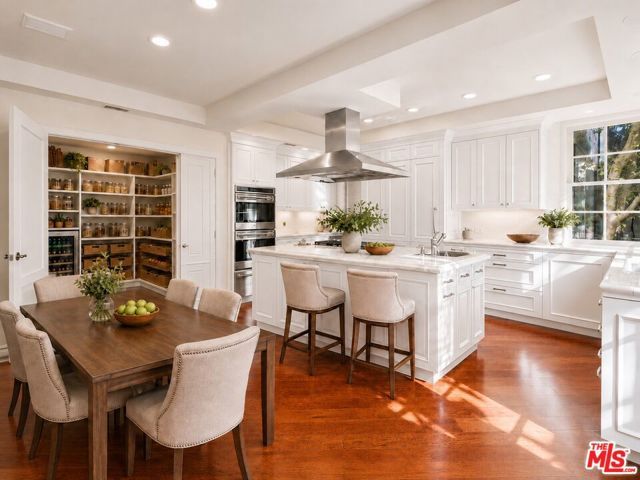12386 Ridge Circle, Los Angeles, CA 90049