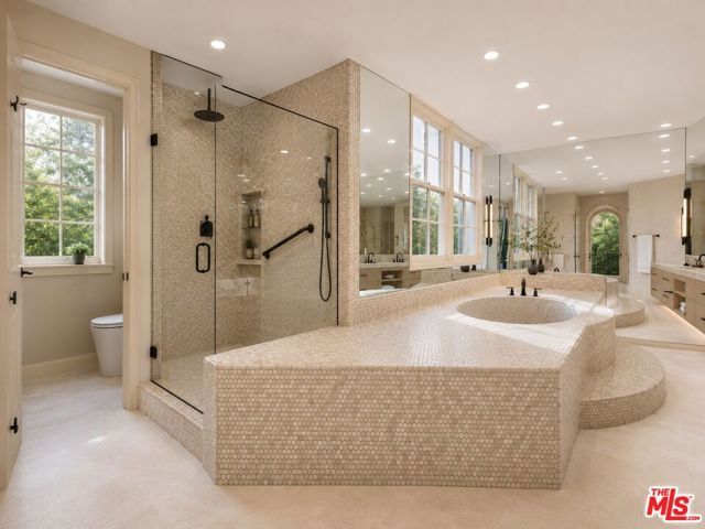 12386 Ridge Circle, Los Angeles, CA 90049