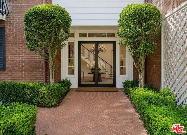 12386 Ridge Circle, Los Angeles, CA 90049