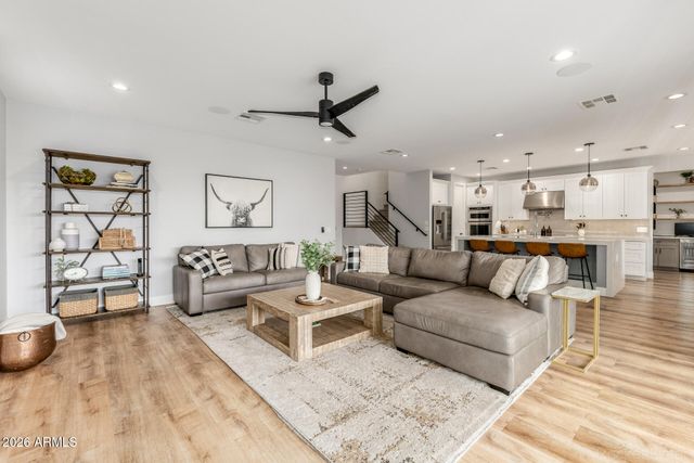 2727 E TURNEY Avenue, Phoenix, AZ 85016