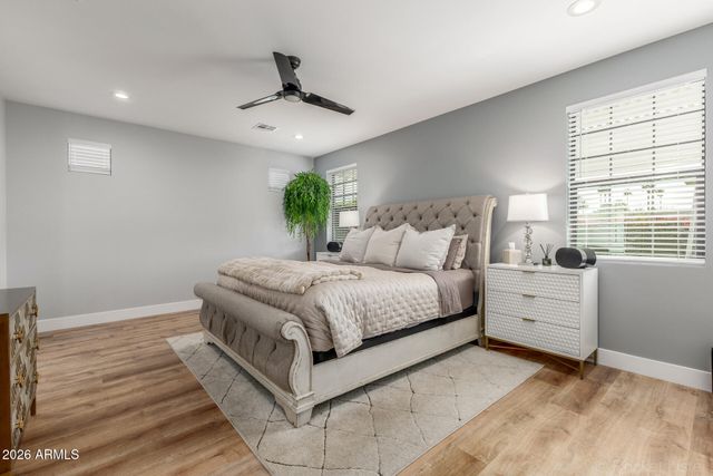 2727 E TURNEY Avenue, Phoenix, AZ 85016