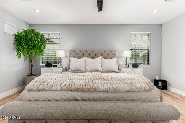 2727 E TURNEY Avenue, Phoenix, AZ 85016