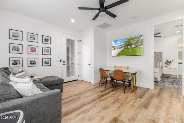 2727 E TURNEY Avenue, Phoenix, AZ 85016