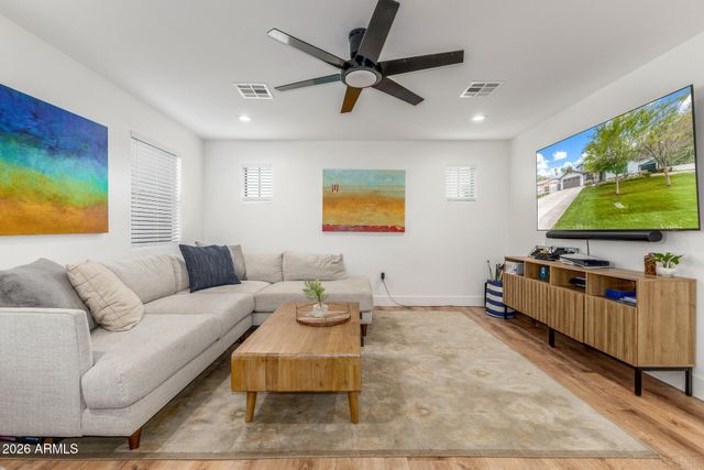 2727 E TURNEY Avenue, Phoenix, AZ 85016