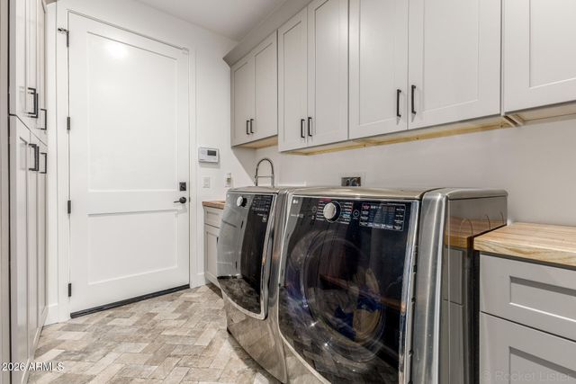 2727 E TURNEY Avenue, Phoenix, AZ 85016