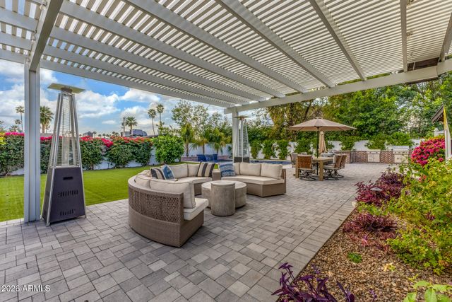 2727 E TURNEY Avenue, Phoenix, AZ 85016