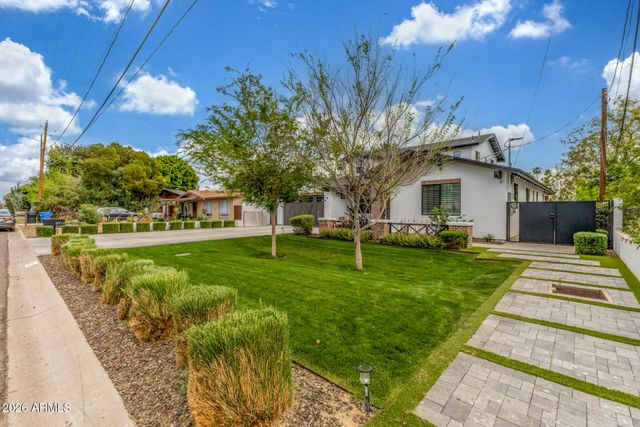 2727 E TURNEY Avenue, Phoenix, AZ 85016