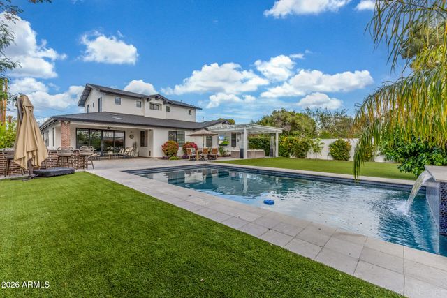 2727 E TURNEY Avenue, Phoenix, AZ 85016