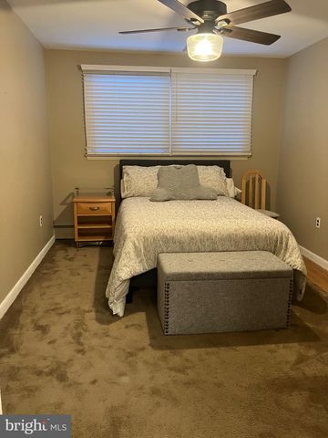 84 UPLAND DR, Southampton, PA 18966