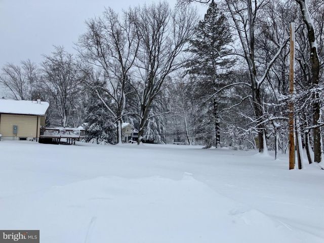 84 UPLAND DR, Southampton, PA 18966