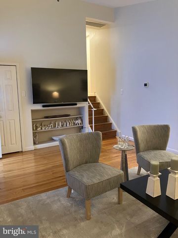 84 UPLAND DR, Southampton, PA 18966