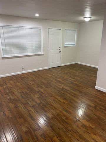 4950 Live Oak Street 204, Dallas, TX 75206