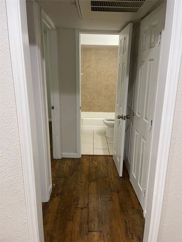 4950 Live Oak Street 204, Dallas, TX 75206