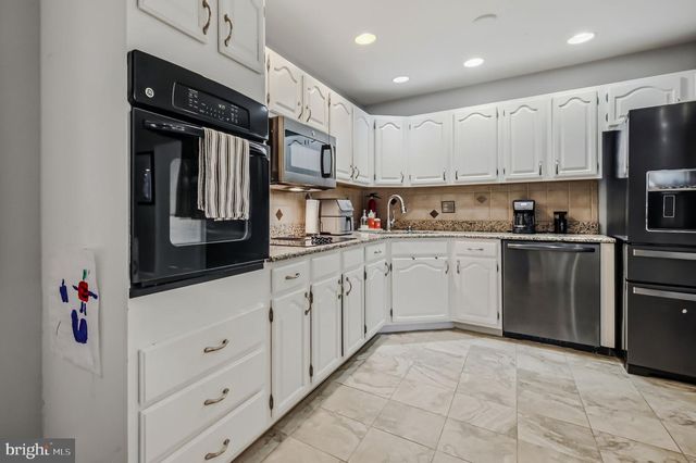 700 SPRINGCREEK CT, Newark, DE 19702
