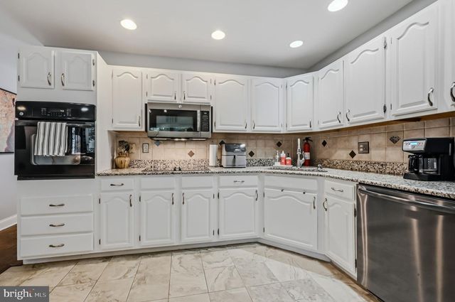 700 SPRINGCREEK CT, Newark, DE 19702