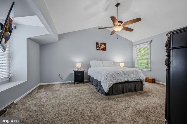 700 SPRINGCREEK CT, Newark, DE 19702