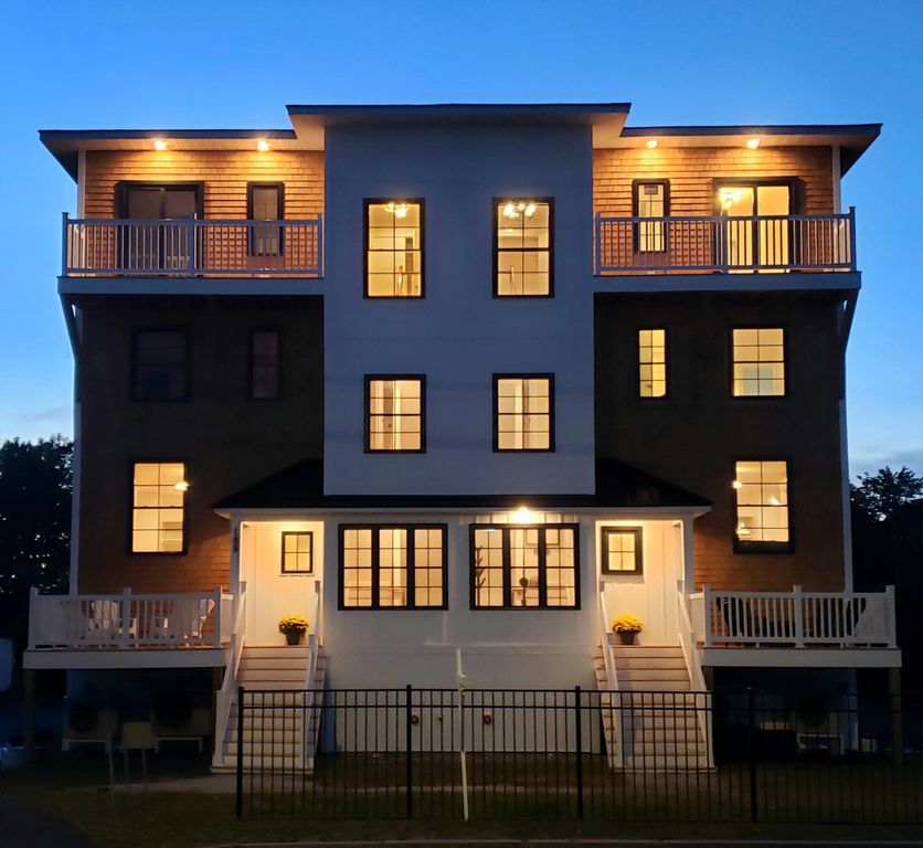 188 E Grand Avenue 1, Old Orchard Beach, ME 04064 — exterior