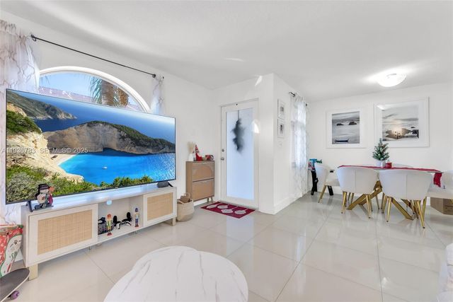 3725 SW 153rd Ct, Miami, FL 33185