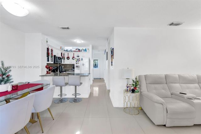 3725 SW 153rd Ct, Miami, FL 33185