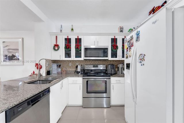 3725 SW 153rd Ct, Miami, FL 33185