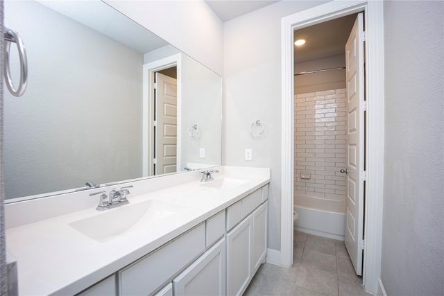 1692 Stonegate Street, Waxahachie, TX 75165