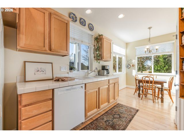 15760 Sw PEACHTREE Dr, Tigard, OR 97224