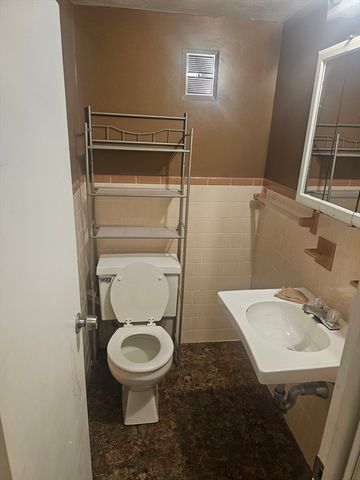 1934 Acushnet Ave, New Bedford, MA 02745