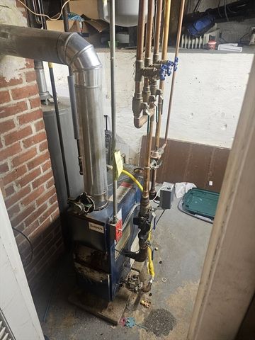 1934 Acushnet Ave, New Bedford, MA 02745