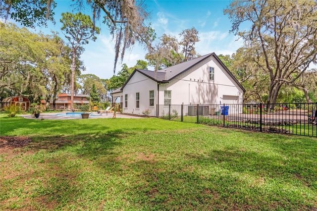805 BAY TREE CIRCLE, Deland, FL 32724