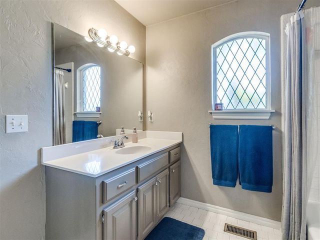 704 Colony Drive, Edmond, OK 73003
