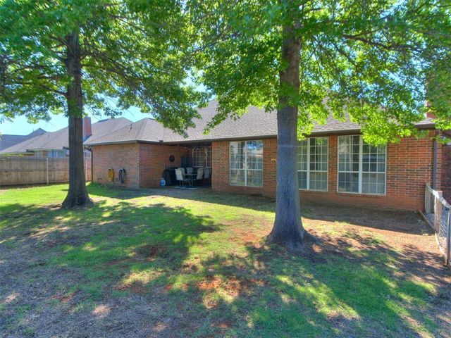 704 Colony Drive, Edmond, OK 73003
