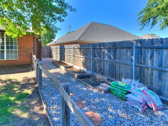 704 Colony Drive, Edmond, OK 73003
