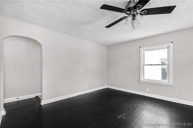 820 Mechanic Street, Jeffersonville, IN 47130