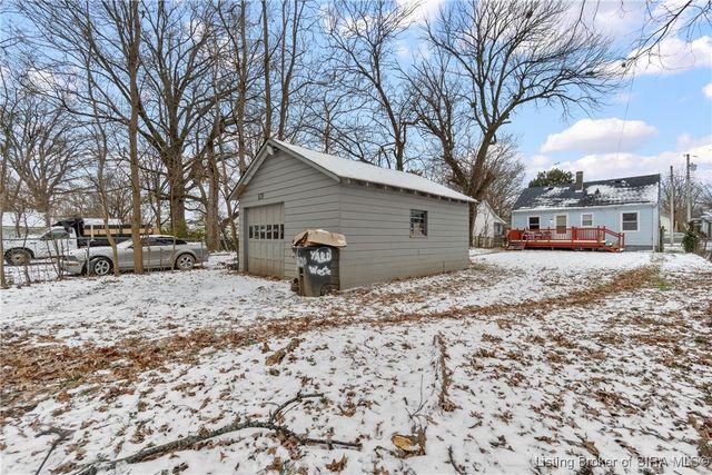 820 Mechanic Street, Jeffersonville, IN 47130