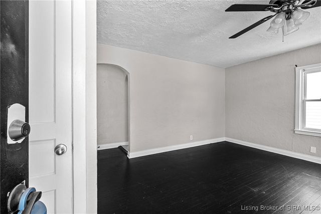 820 Mechanic Street, Jeffersonville, IN 47130