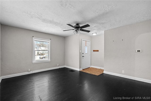 820 Mechanic Street, Jeffersonville, IN 47130