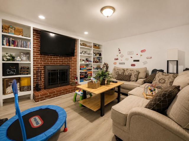 13135 HADDOCK RD, Woodbridge, VA 22193