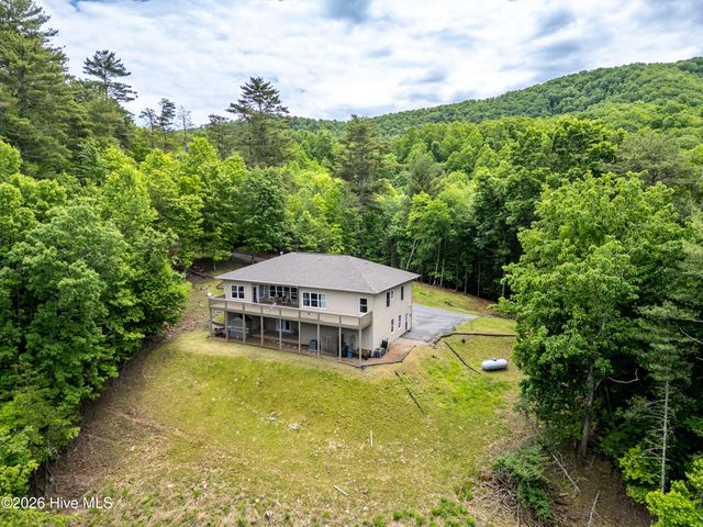 1110 Poor House Mountain Trail, Murphy, NC 28906