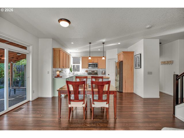 1024 HARTFORD Dr, Forest Grove, OR 97116
