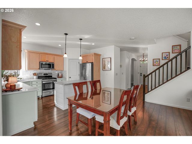 1024 HARTFORD Dr, Forest Grove, OR 97116
