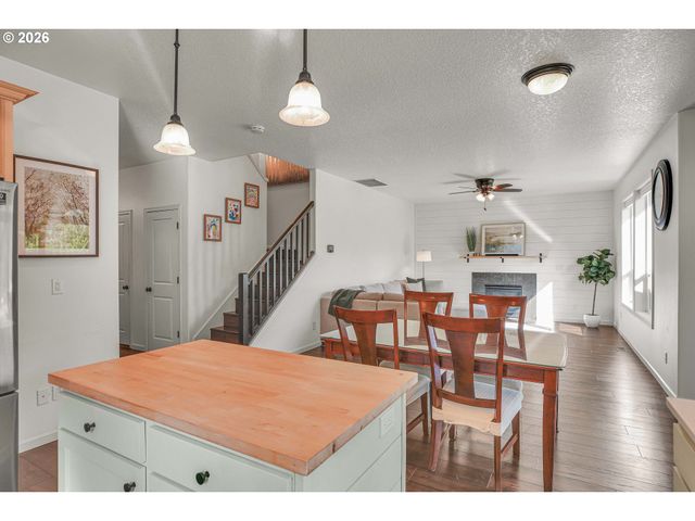1024 HARTFORD Dr, Forest Grove, OR 97116