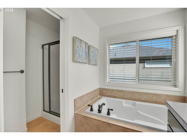1024 HARTFORD Dr, Forest Grove, OR 97116