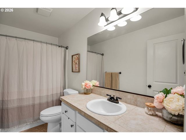 1024 HARTFORD Dr, Forest Grove, OR 97116