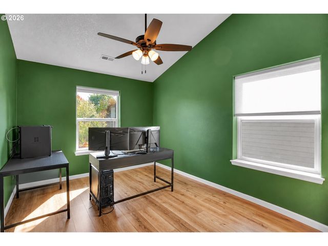 1024 HARTFORD Dr, Forest Grove, OR 97116