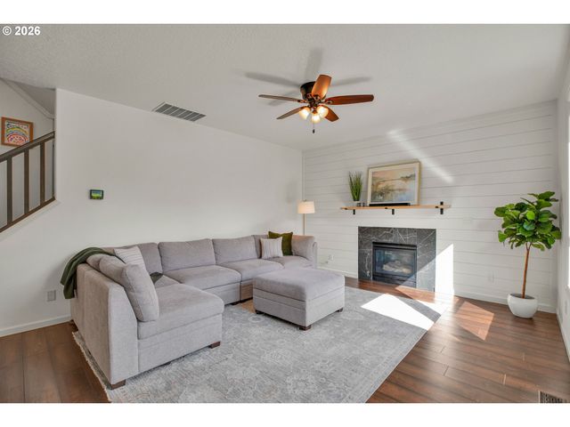 1024 HARTFORD Dr, Forest Grove, OR 97116