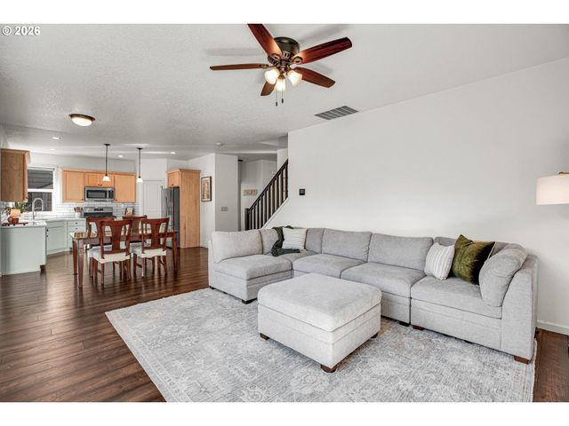 1024 HARTFORD Dr, Forest Grove, OR 97116
