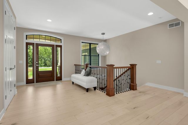 141 Mendota Road W, West Saint Paul, MN 55118