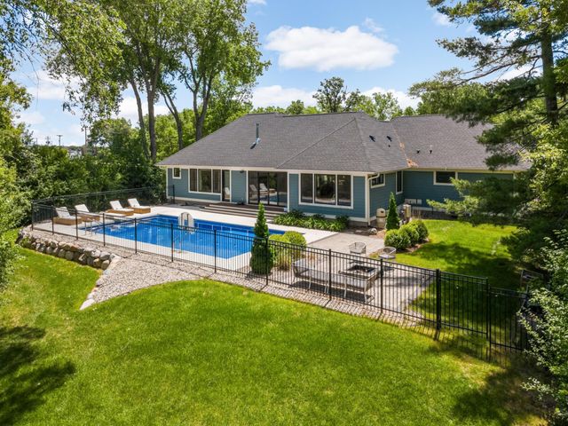 141 Mendota Road W, West Saint Paul, MN 55118