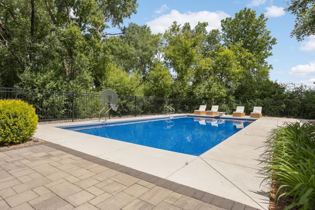 141 Mendota Road W, West Saint Paul, MN 55118